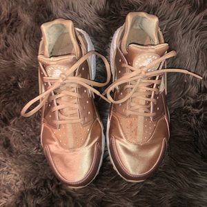 Rose Gold Nike Huaraches